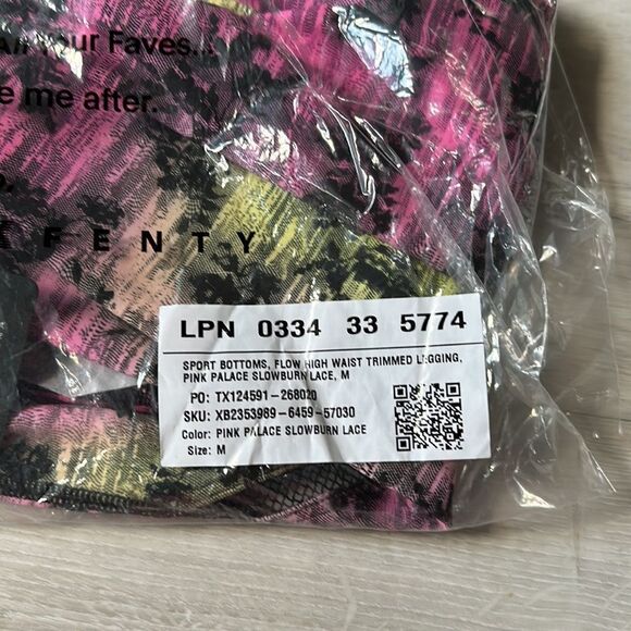 Savage X Fenty Flow High-Waist‎ Trimmed Legging Pink/Black M NWT IN PACKAGING - Picture 6 of 7